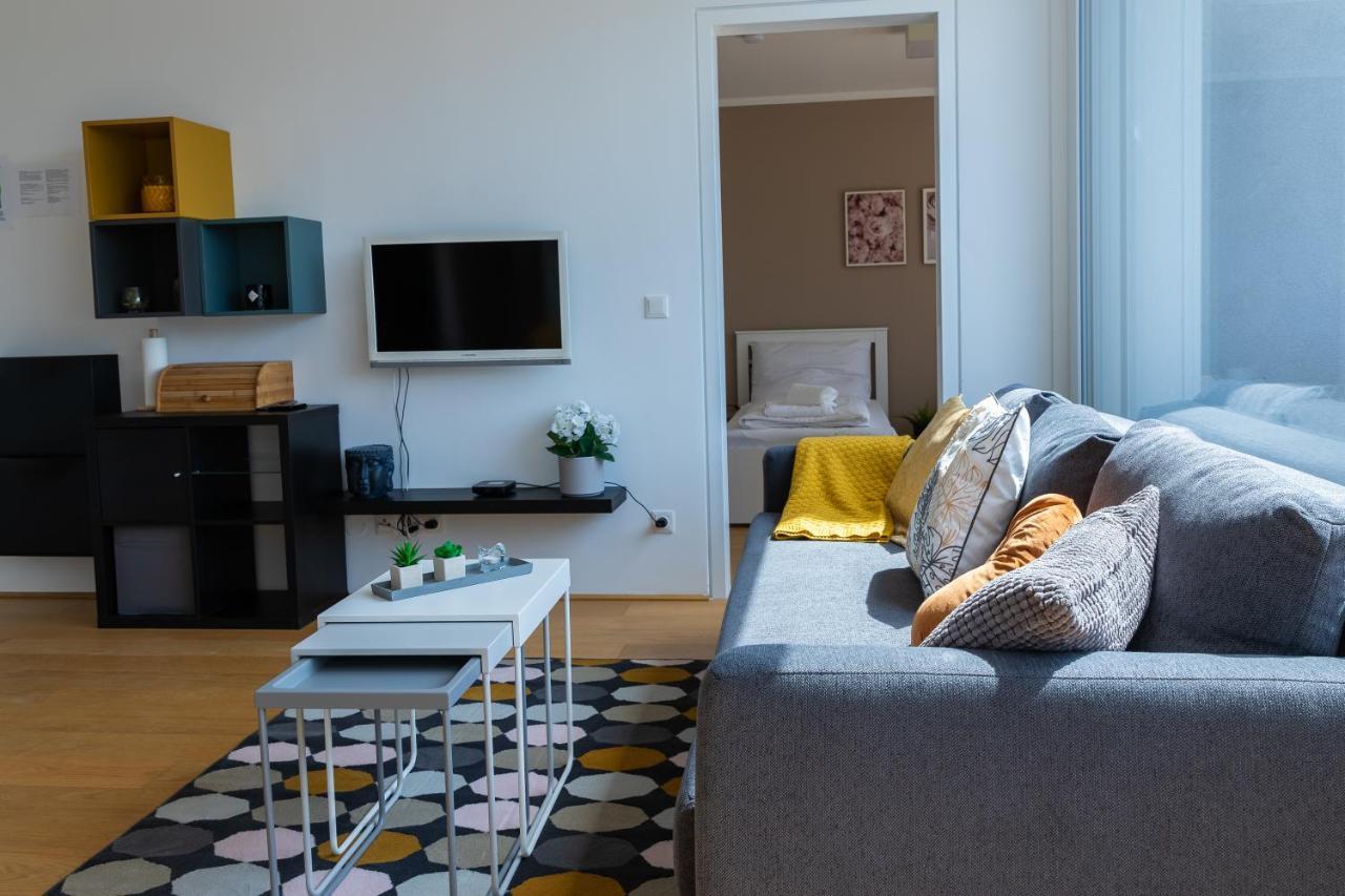 Maureen Lovely 2 Bedroom Unit With Community Pool เวียนนา ภายนอก รูปภาพ