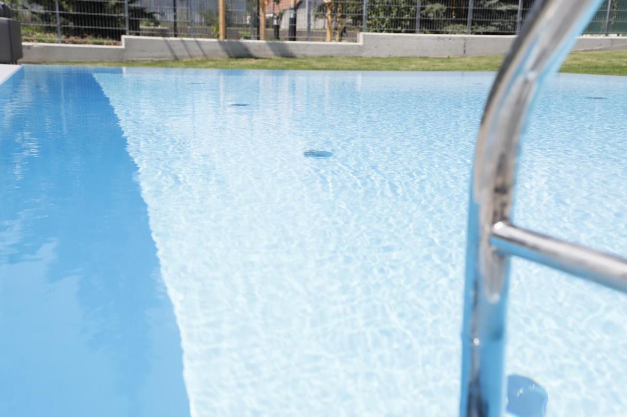 Maureen Lovely 2 Bedroom Unit With Community Pool เวียนนา ภายนอก รูปภาพ